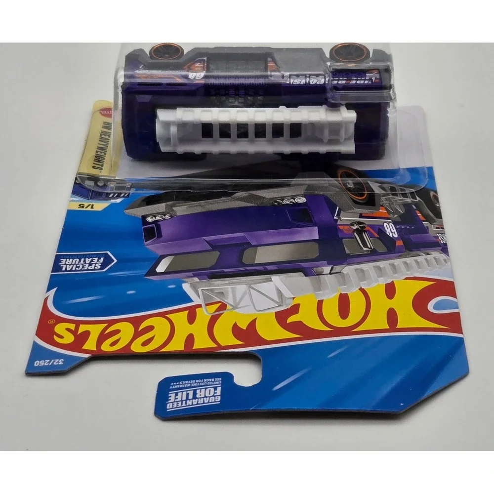 Hot Wheels 5 Alarm HW Heavyweights‎ Kids Unisex 1:64 Purple Fire Truck 32/250